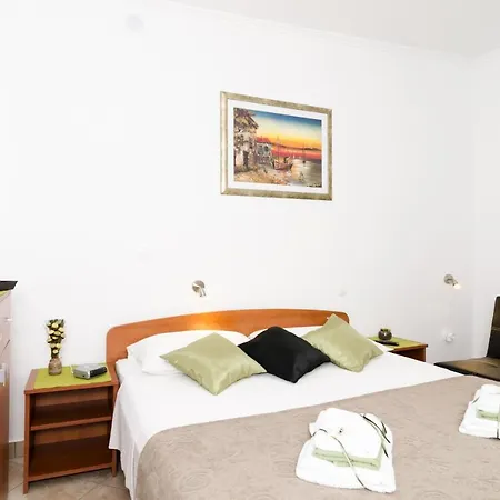 Apartment&room Kapelica 3*